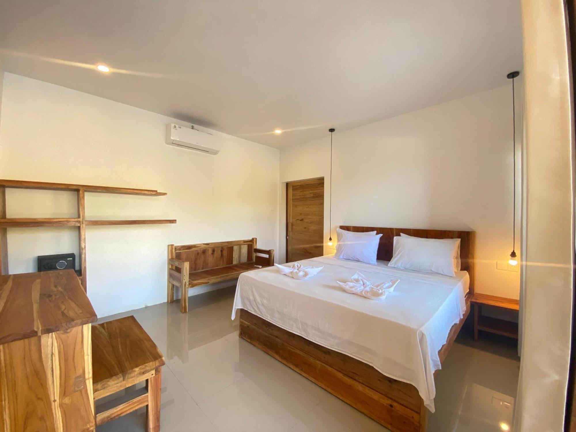 Sky Mountain Views Hotel Kuta  Buitenkant foto