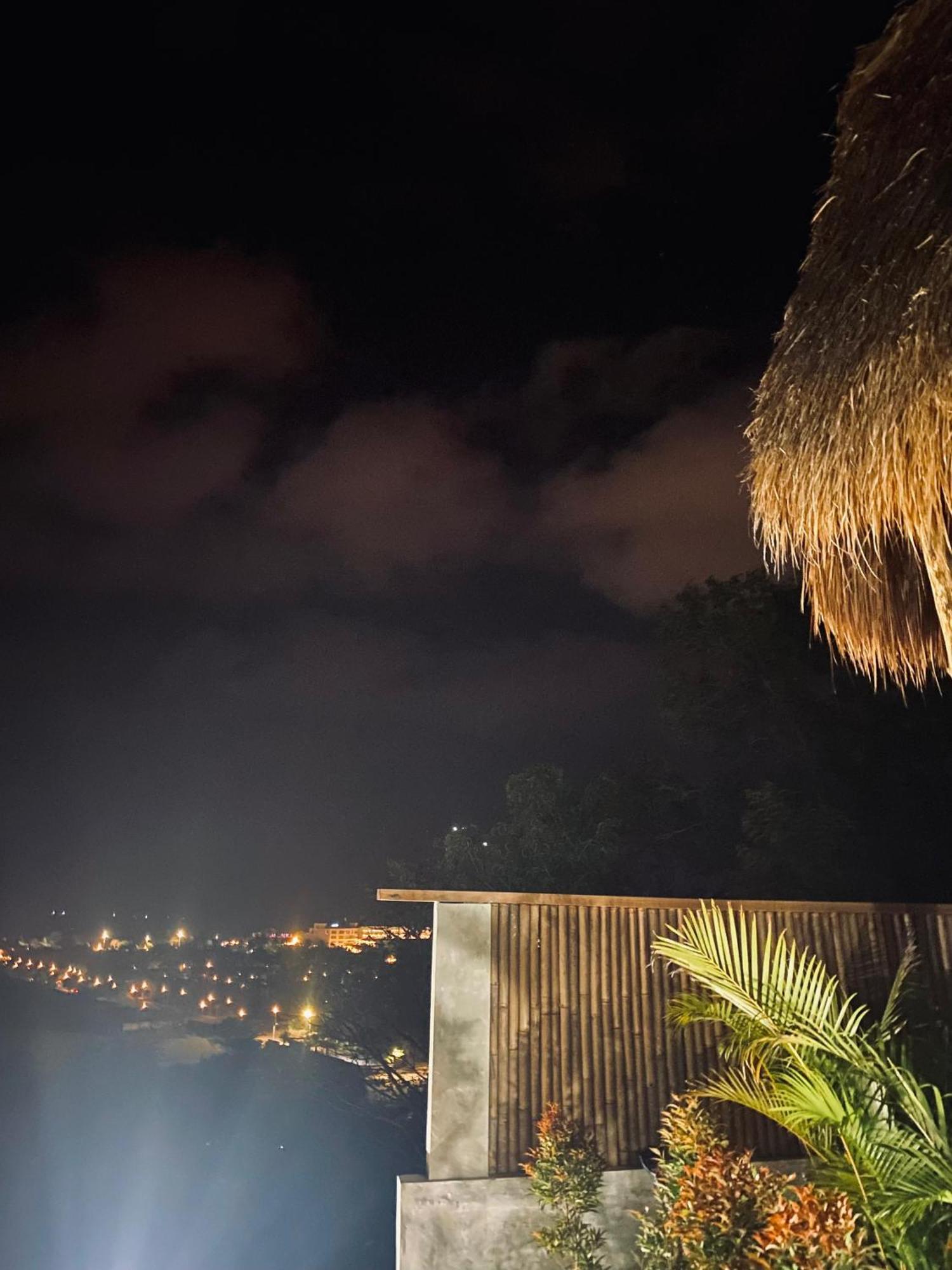 Sky Mountain Views Hotel Kuta  Buitenkant foto