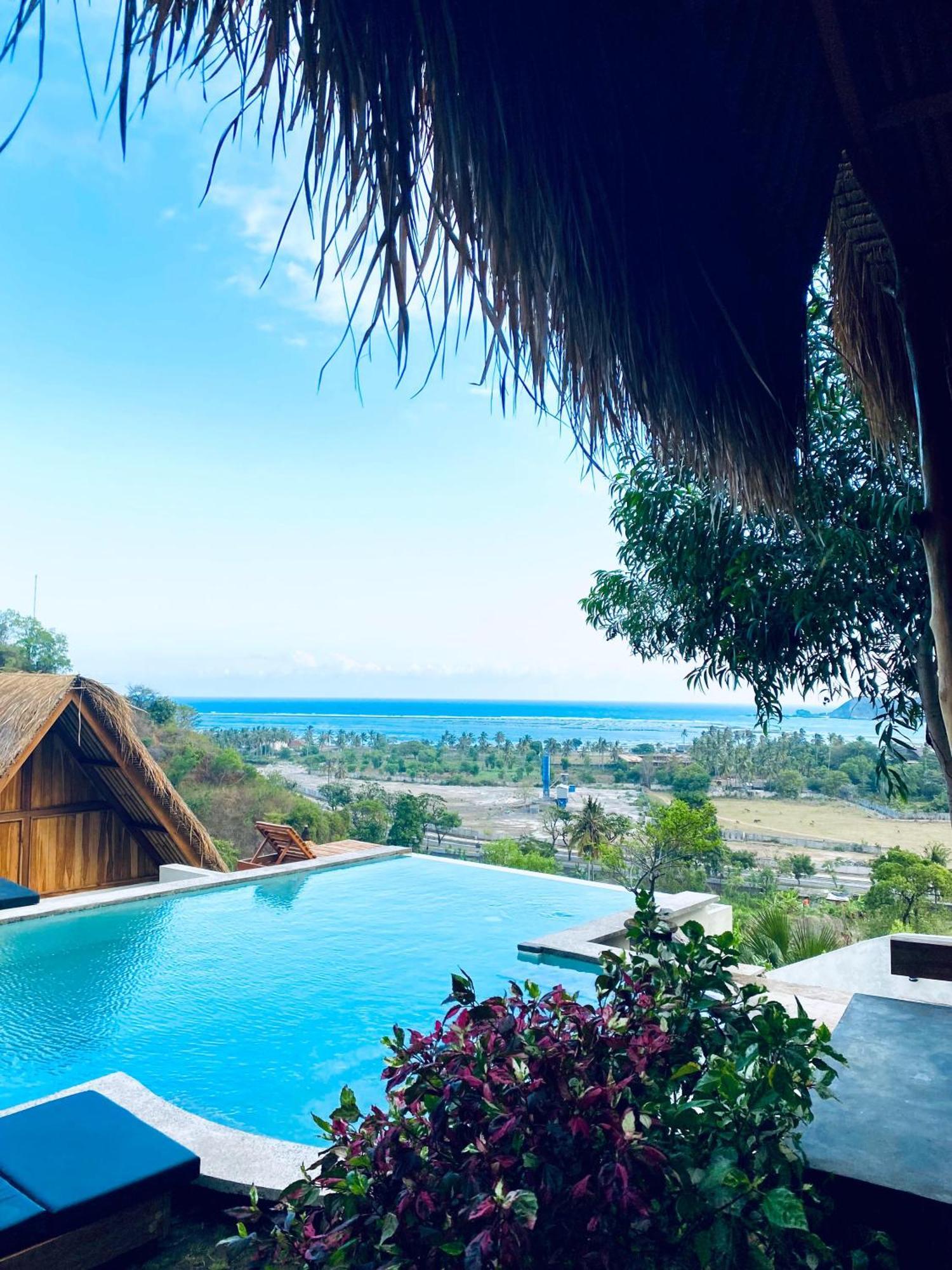 Sky Mountain Views Hotel Kuta  Buitenkant foto