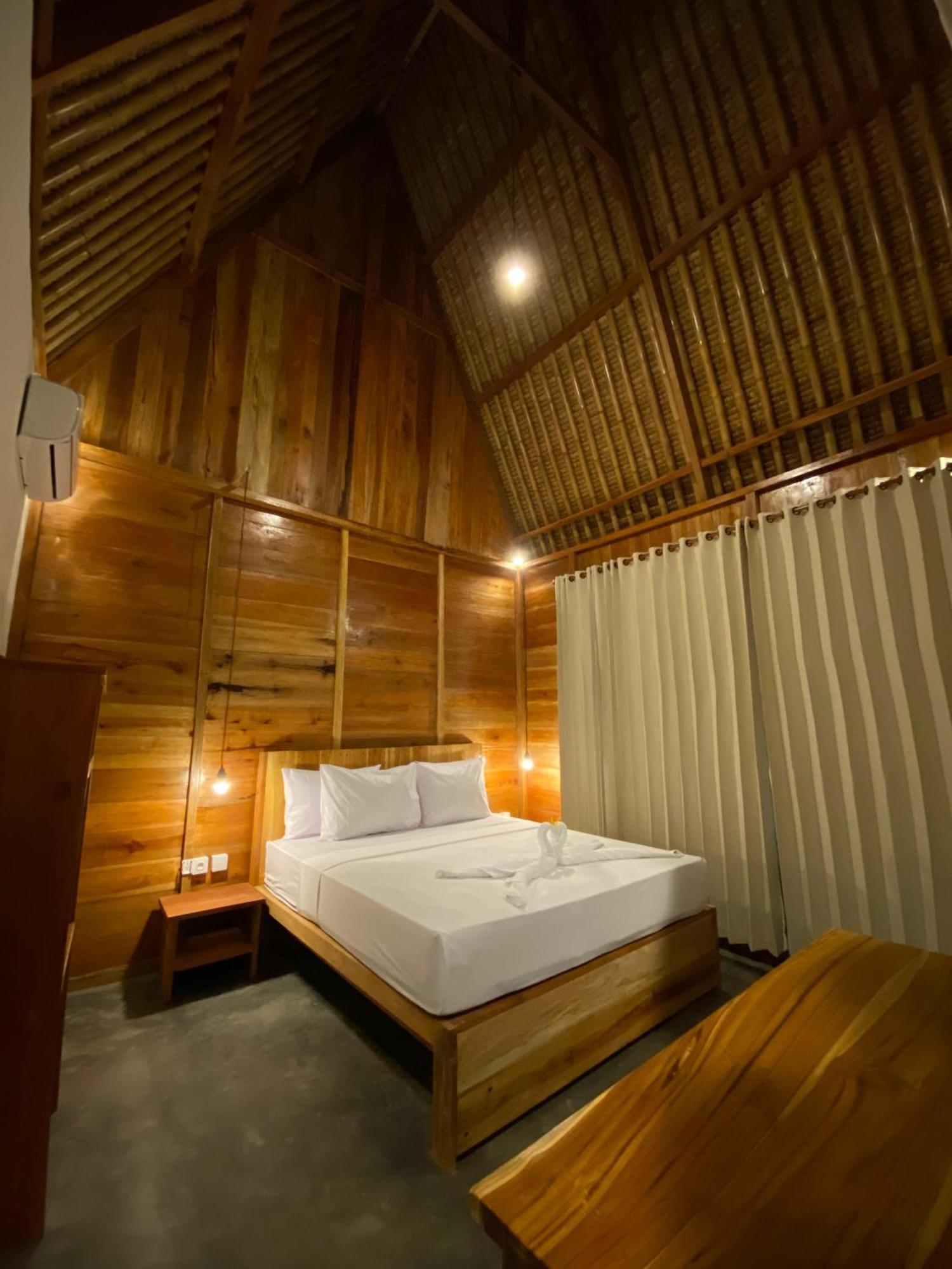 Sky Mountain Views Hotel Kuta  Buitenkant foto